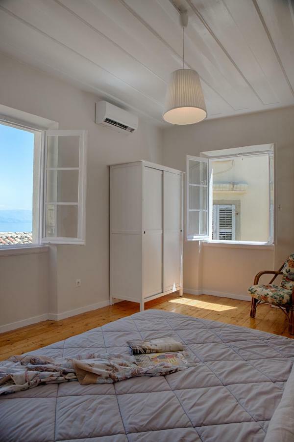 Serene Sea View Apartment In Corfu Old Town Extérieur photo